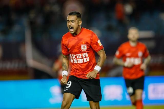 亚泰俱乐部官宣莱昂纳多离队：感谢并欢迎再回长春