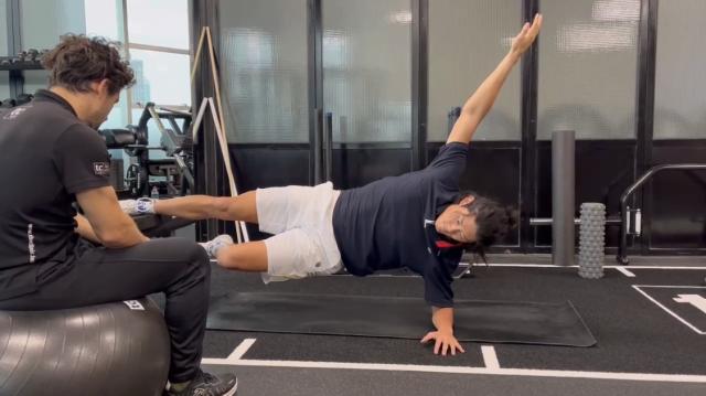 博鱼体育官网-张之臻办婚礼不忘练体能 办完婚礼立马出国冬训